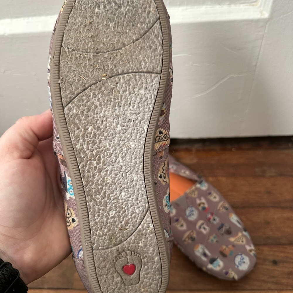 Women’s Slip-On Bob’s by sketchers Shoes with Fun Dog Print - Picture 3 of 4